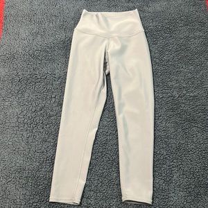 Alo dusty blue capri size XXS. In good condition.